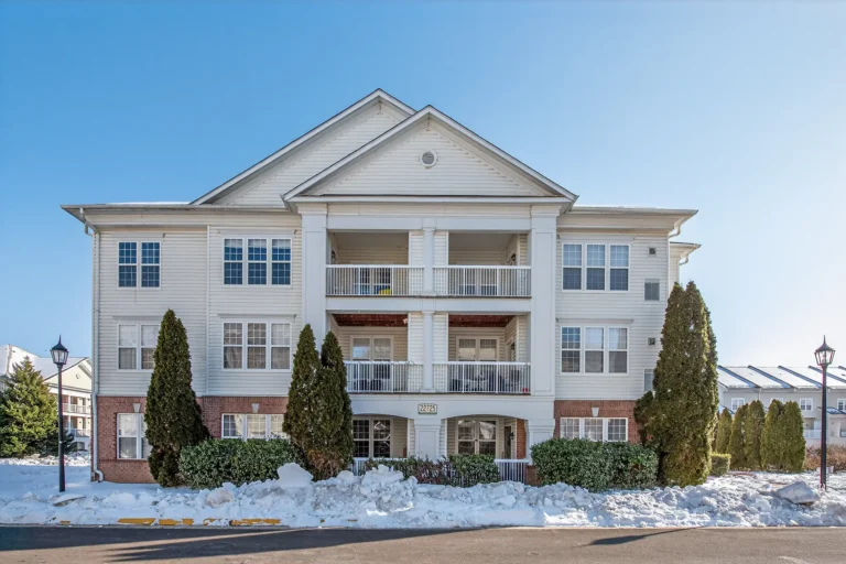 Building exterior — 22725 Thimbleberry Square #304, Brambleton, VA