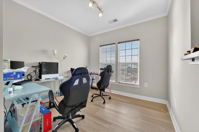 Dining room — 22725 Thimbleberry Square #304, Brambleton, VA