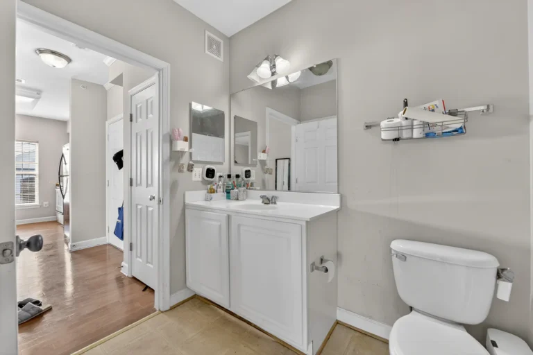 Bathroom — 22725 Thimbleberry Square #304, Brambleton, VA