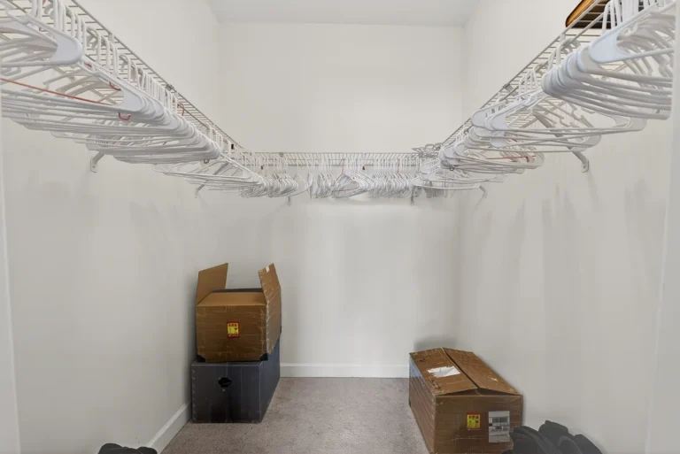 Walk-in closet — 22725 Thimbleberry Square #304, Brambleton, VA