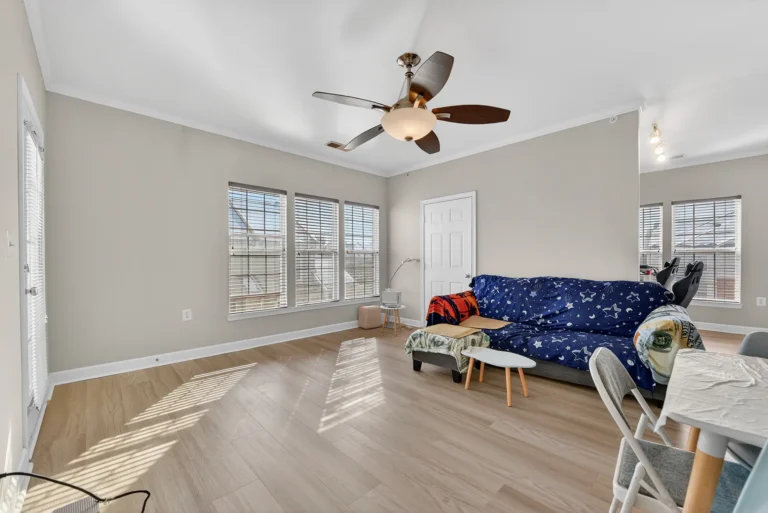Living room — 22725 Thimbleberry Square #304, Brambleton, VA