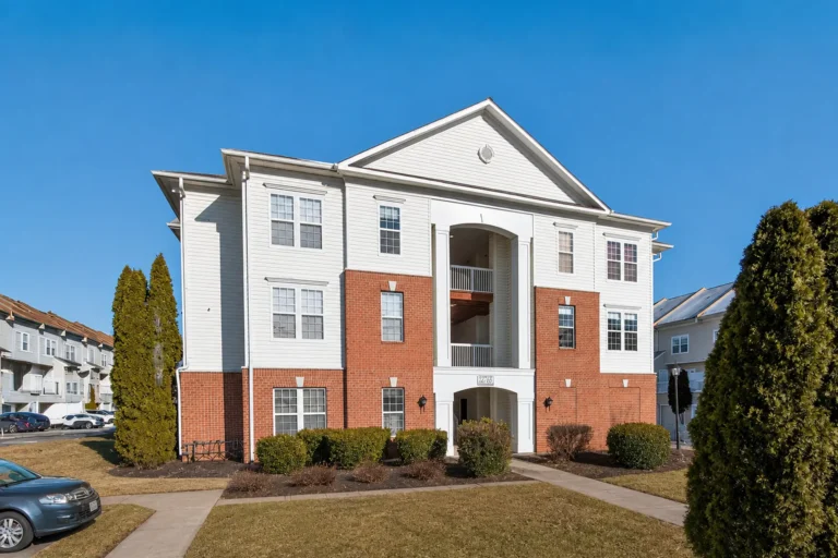 Building exterior — 22725 Thimbleberry Square #304, Brambleton, VA