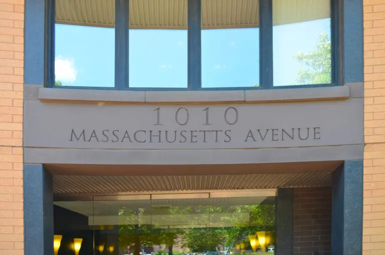 Entry — Ten Ten Mass #708, Washington, DC
