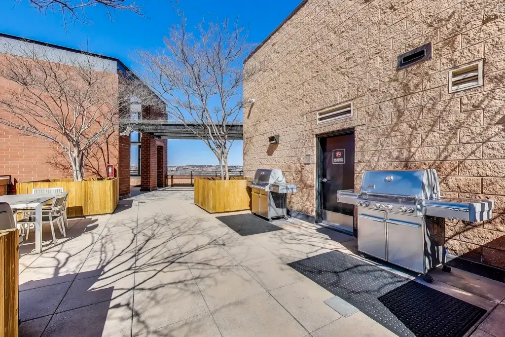 Ten Ten Mass - Rooftop Grilling Area