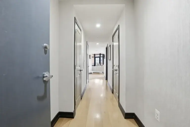 Entry — 1010 Massachusetts Ave NW #804, Washington, DC