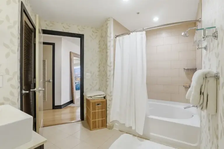 Primary bathroom — 1010 Massachusetts Ave NW #804, Washington, DC