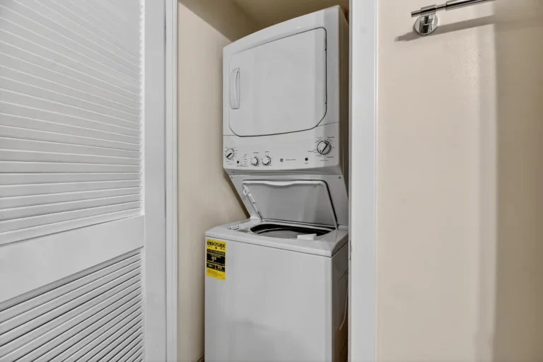 Laundry — 1010 Massachusetts Ave NW #708, Washington, DC