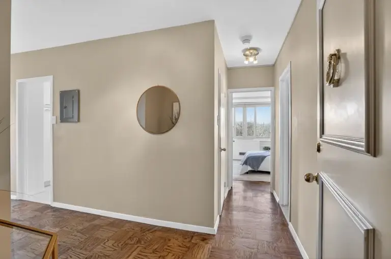 Foyer — 4101 Cathedral Ave NW #1107, Washington, DC