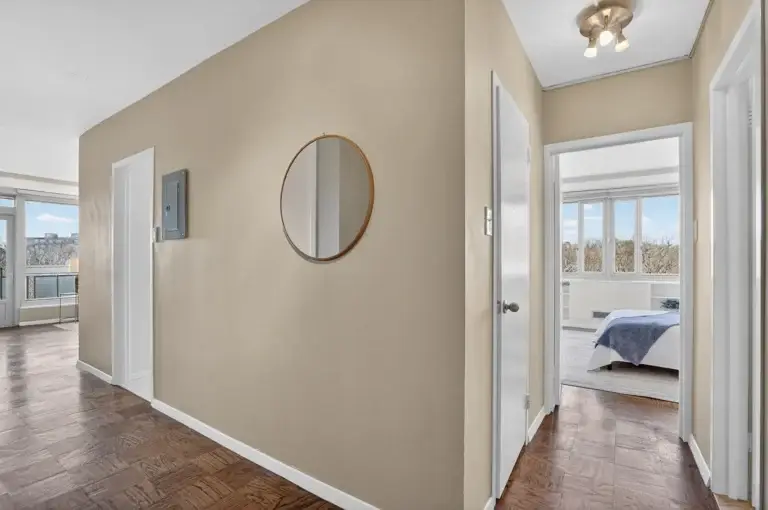 Foyer — 4101 Cathedral Ave NW #1107, Washington, DC