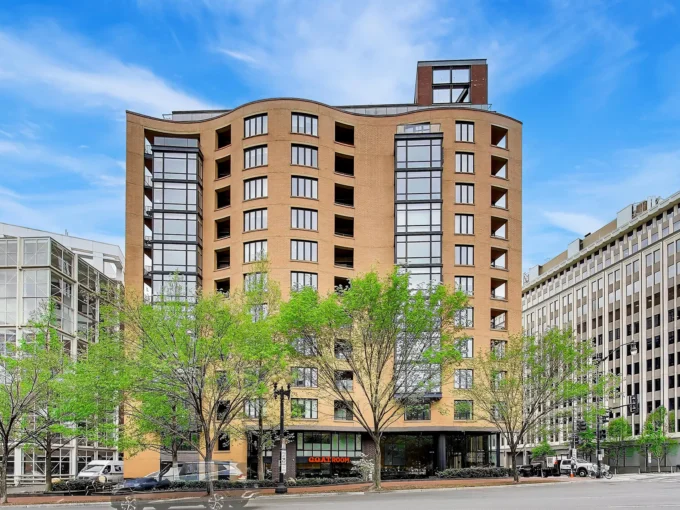 1010 Massachusetts Ave NW