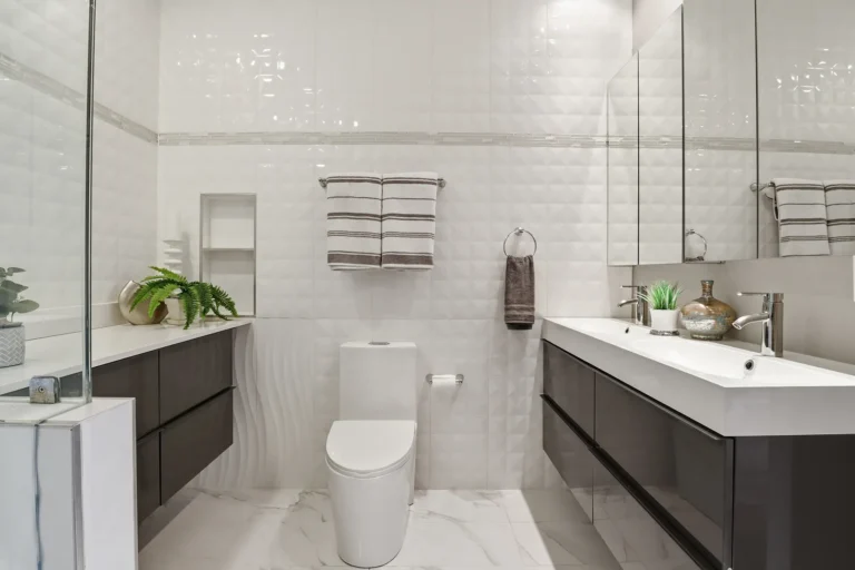 Primary bathroom — 1242 New Jersey Ave NW #2, Washington, DC