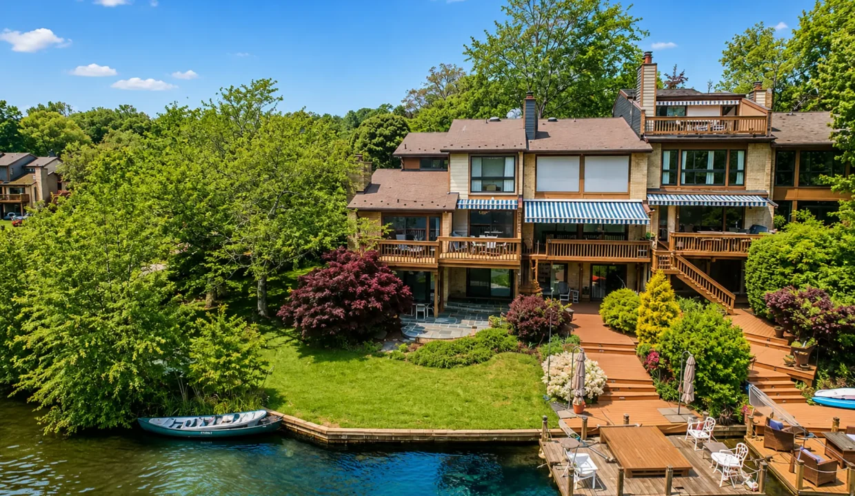 2013 Lakewinds Dr
