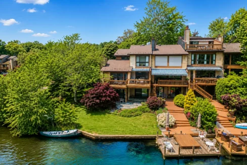 2013 Lakewinds Dr