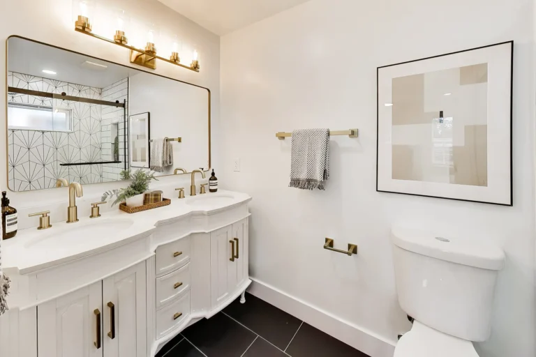 Primary bathroom — 2553 Alabama Ave SE, Washington, DC
