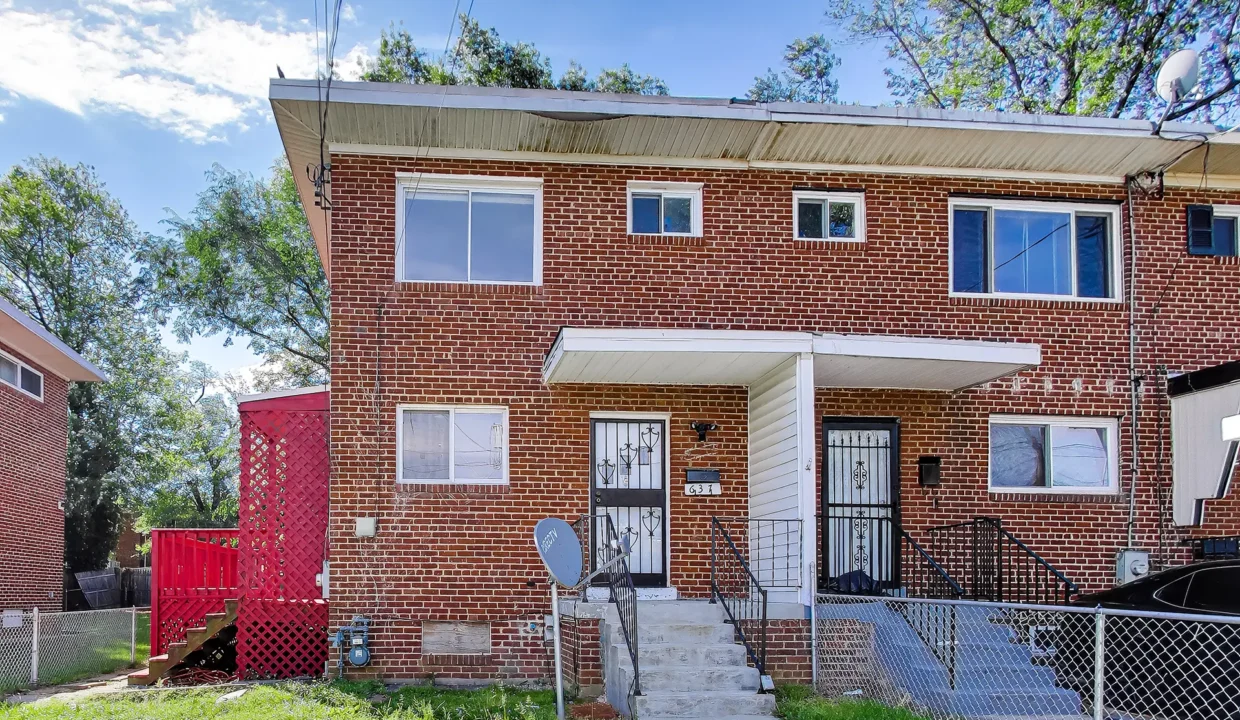 Front exterior at 637 Maury Ave, Oxon Hill, MD