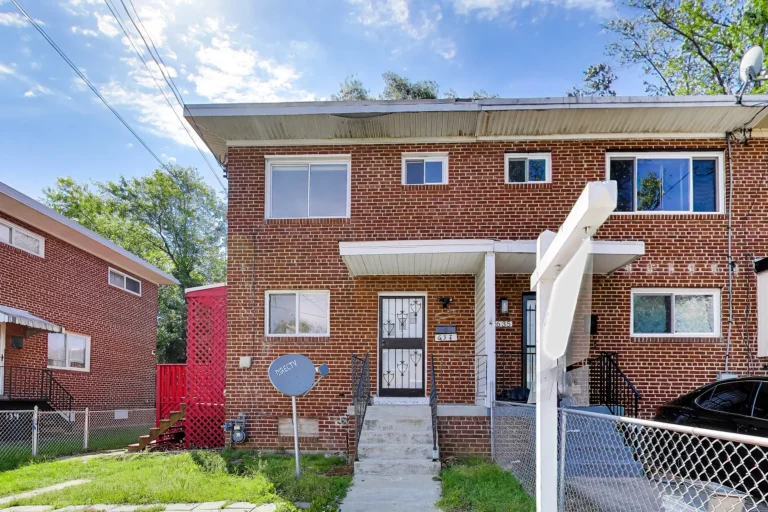 Front exterior — 637 Maury Ave, Oxon Hill, MD