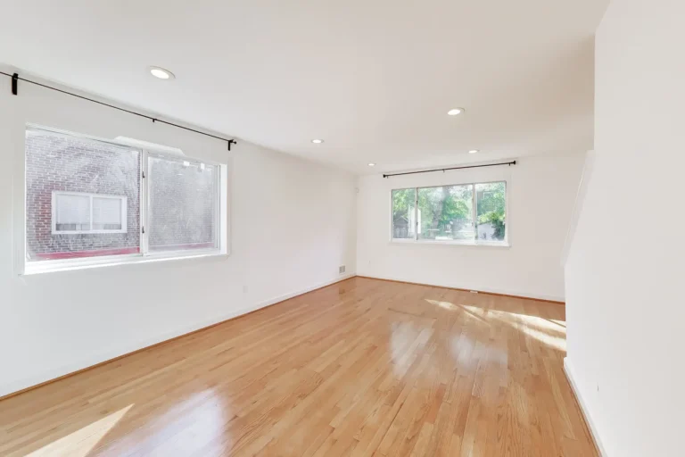 Living room — 637 Maury Ave, Oxon Hill, MD