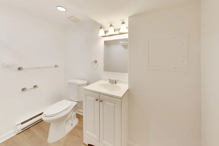 Bathroom — 637 Maury Ave, Oxon Hill, MD