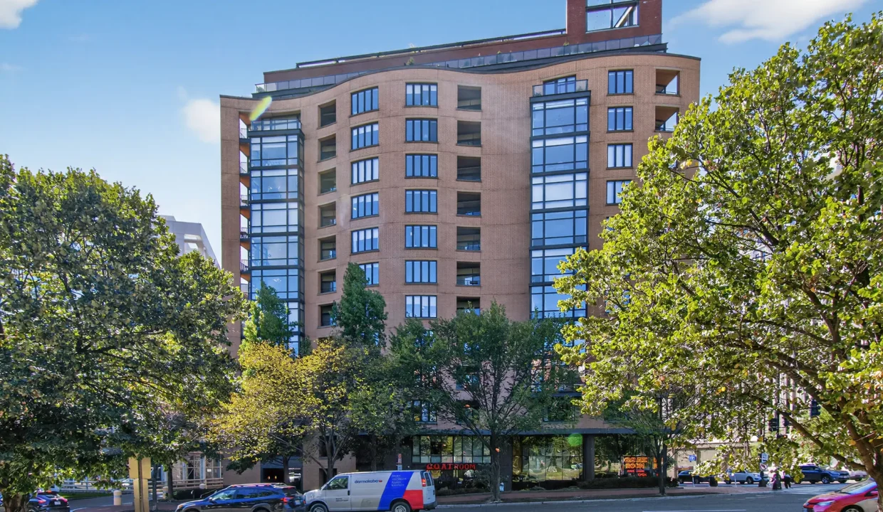 1010 Massachusetts Ave NW #708