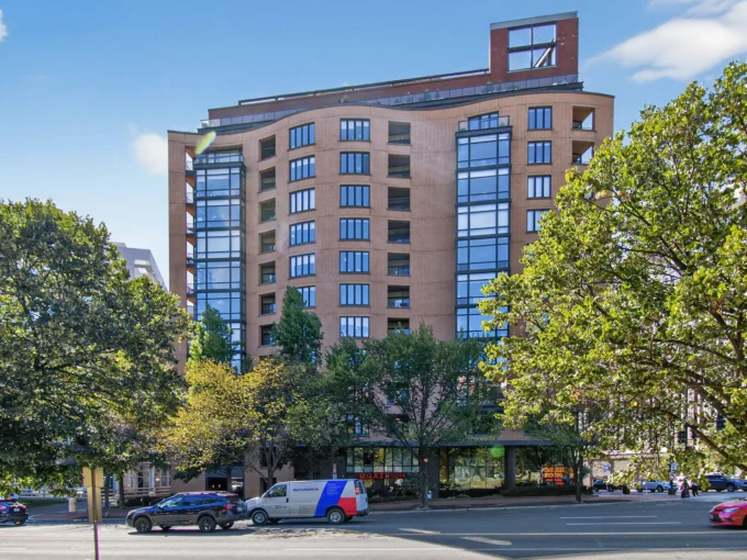 1010 Massachusetts Ave NW #708