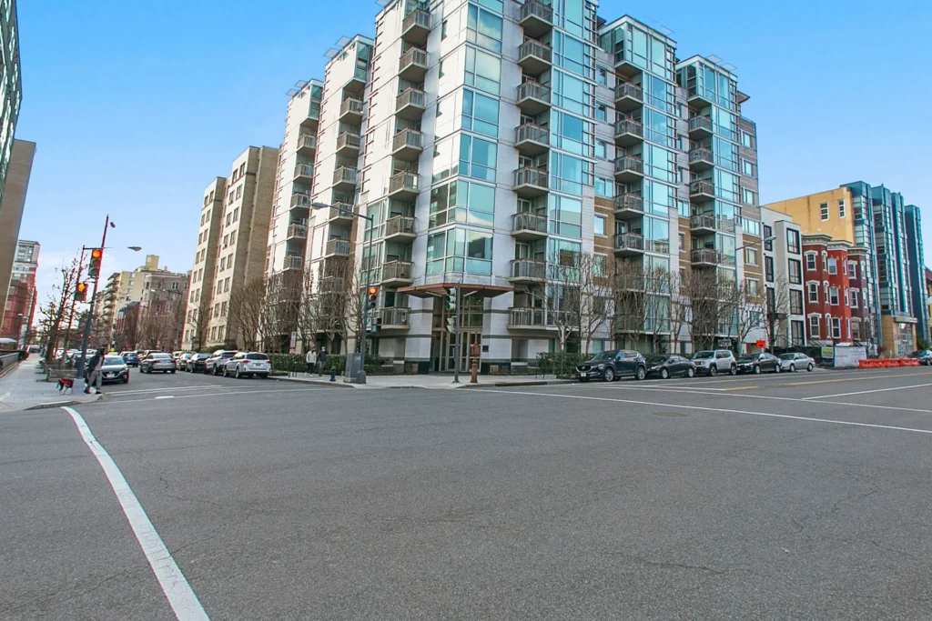 Solo Piazza Front Exterior – 1300 13th St NW, Washington DC