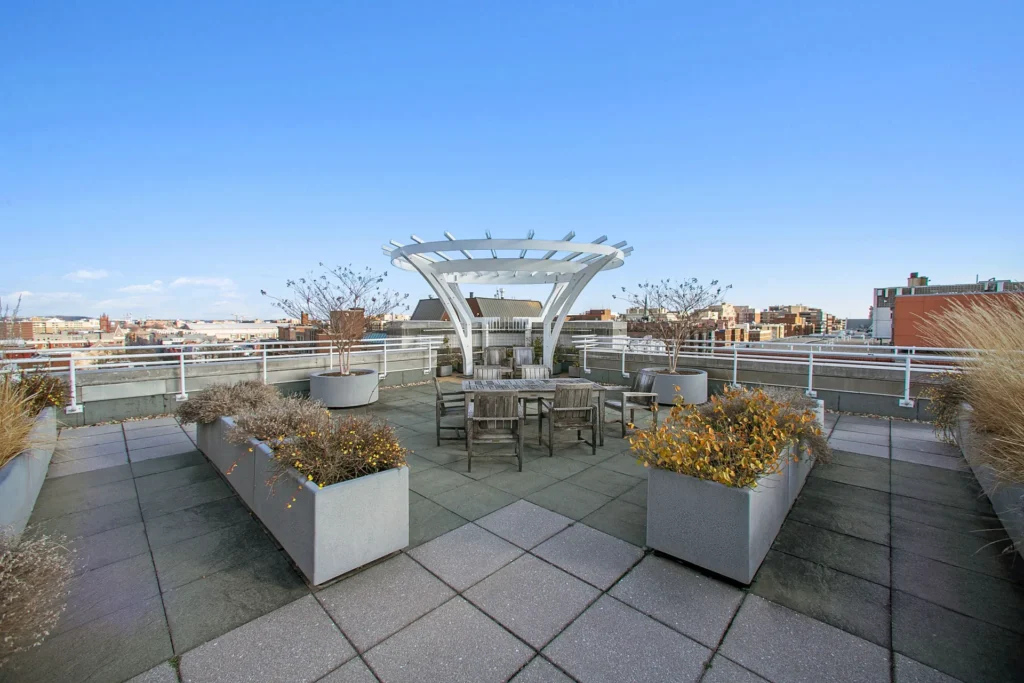 Solo Piazza Roof Deck Pergola – 1300 13th St NW, Washington DC