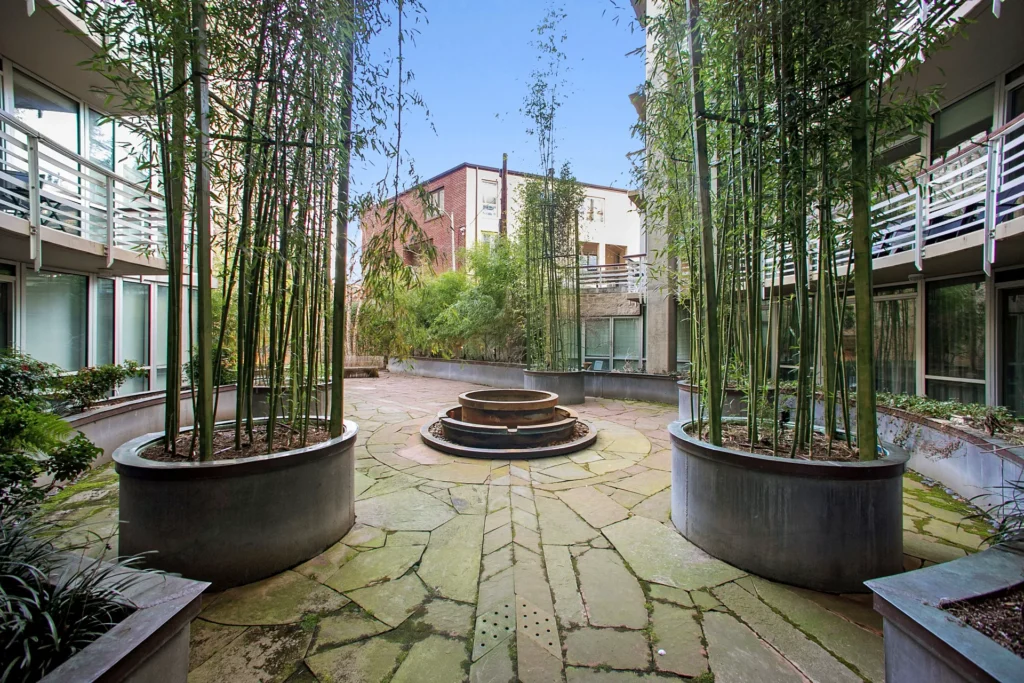 Solo Piazza Courtyard Fountain – 1300 13th St NW, Washington DC