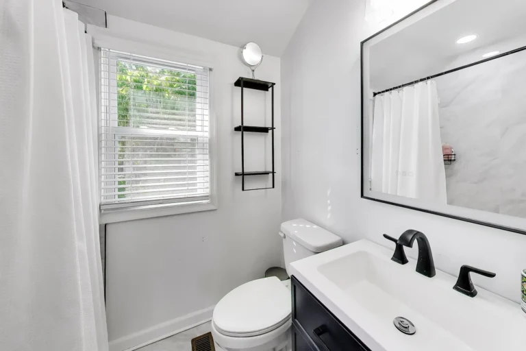 Full bathroom — 5018 8th St NE, Washington, DC
