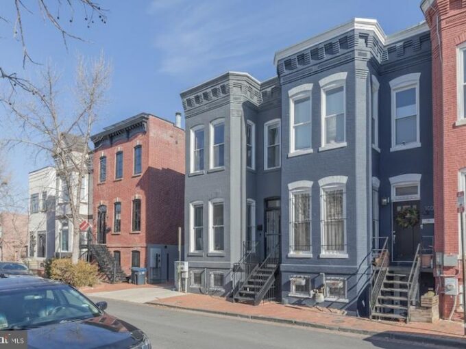 1507 Marion St NW