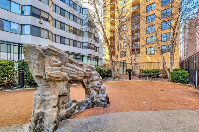 Quincy Park Sculpture – Shaw, Washington DC (Quincy Court, 1117 10th St NW)