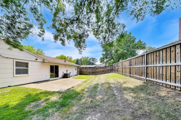 12006-maddox-ln-bowie-md-31-rear-yard