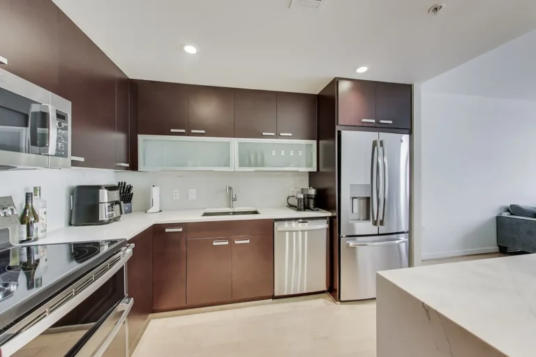 Kitchen, Appliance View — 1010 Massachusetts Ave NW #805, Washington, DC