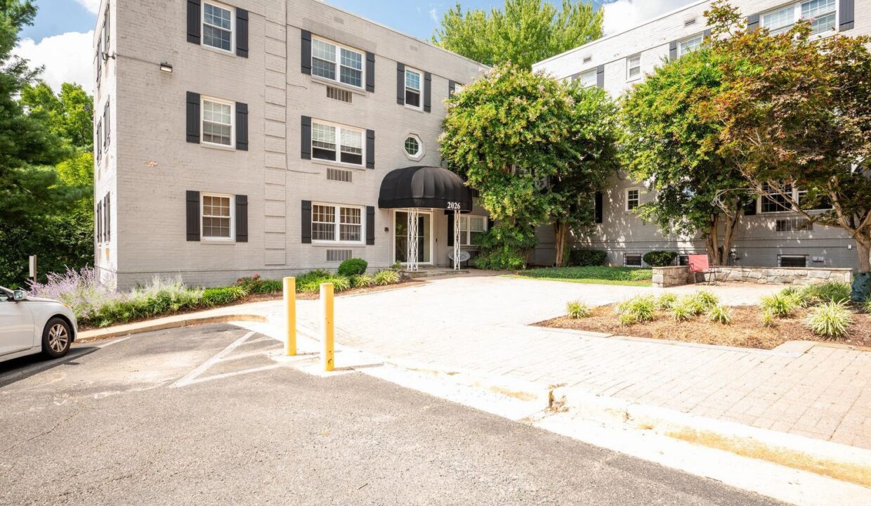 2026 N Vermont St #301