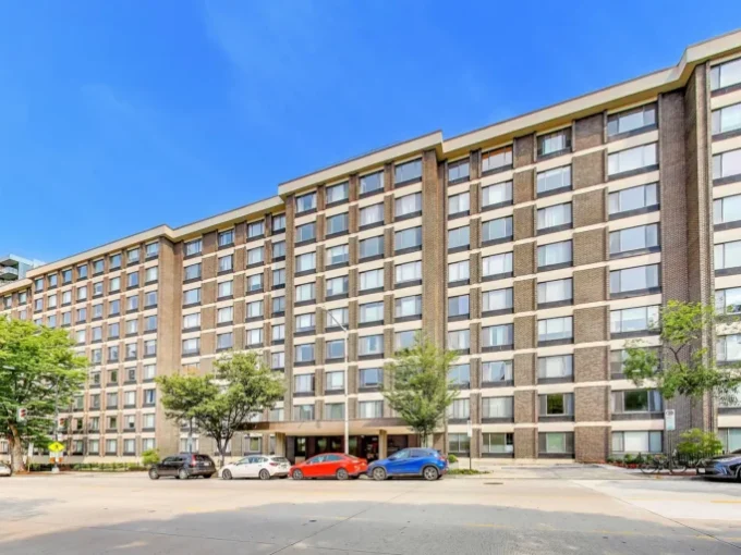 2501 Calvert St NW #103