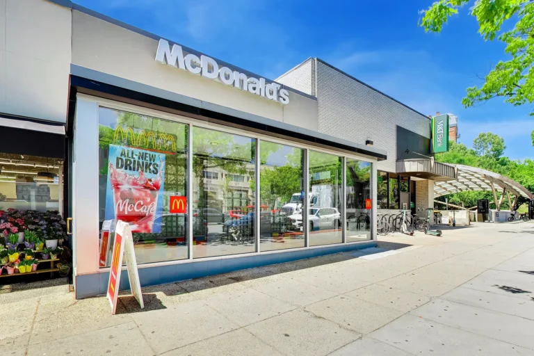 Connecticut Avenue Shops — near Shoreham North Condominium, 2501 Calvert St NW, Washington, DC