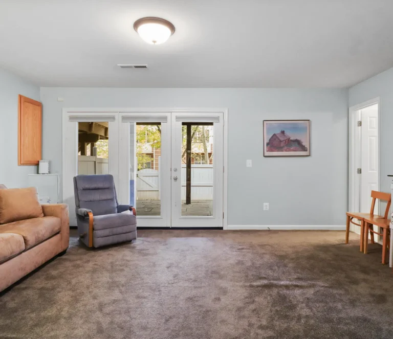 2729-pembsly-dr-vienna-va-06-rec-room