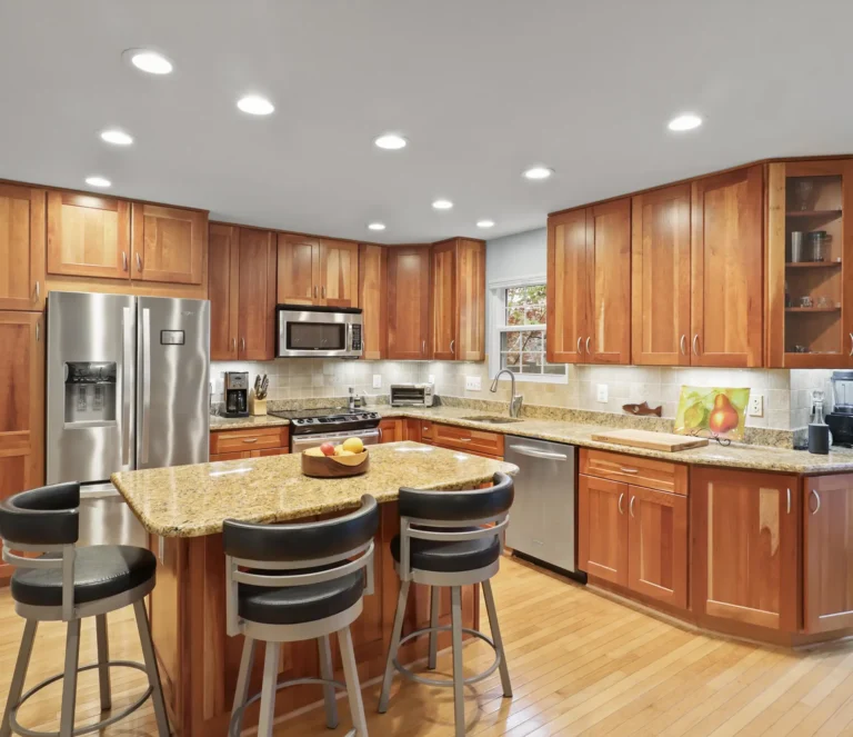 2729-pembsly-dr-vienna-va-21-kitchen