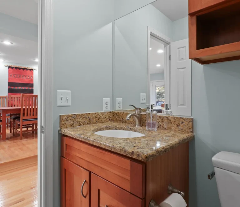 2729-pembsly-dr-vienna-va-25-half-bath