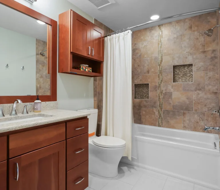 2729-pembsly-dr-vienna-va-28-full-bath