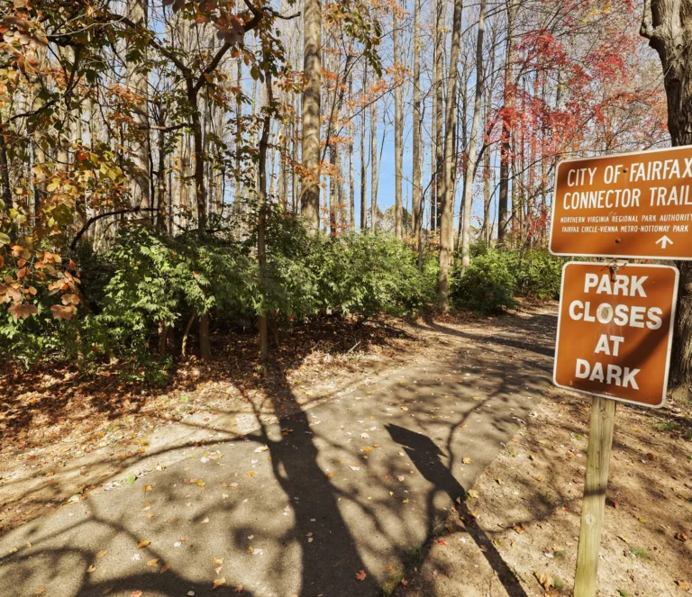 2729-pembsly-dr-vienna-va-35-neighboring-trail