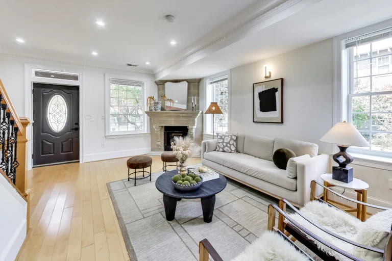 Living Room — Entry View — 419 12th St NE, Washington, DC