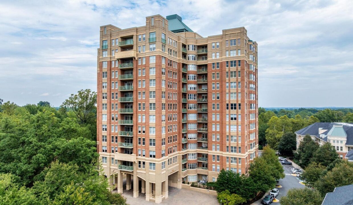 11776 Stratford House Pl #1204