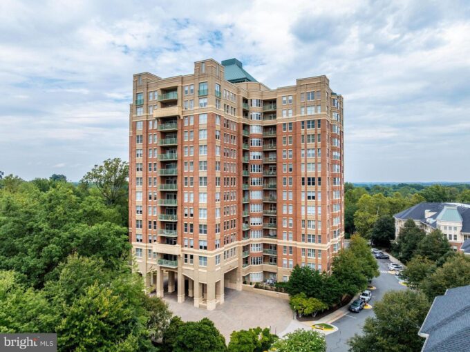 11776 Stratford House Pl #1204
