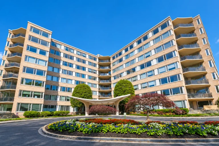 4101-cathedral-ave-nw-coop-front