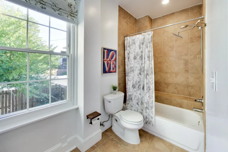 Primary Bathroom Tub – 4213 8th St NW, Washington DC